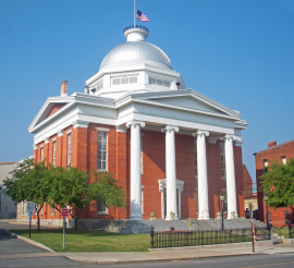 Wayne County Courthouse, Lyons, NY.jpg