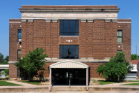 Mcintosh county ok courthouse.jpg