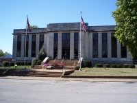 Dekalb county tennessee courthouse.jpg